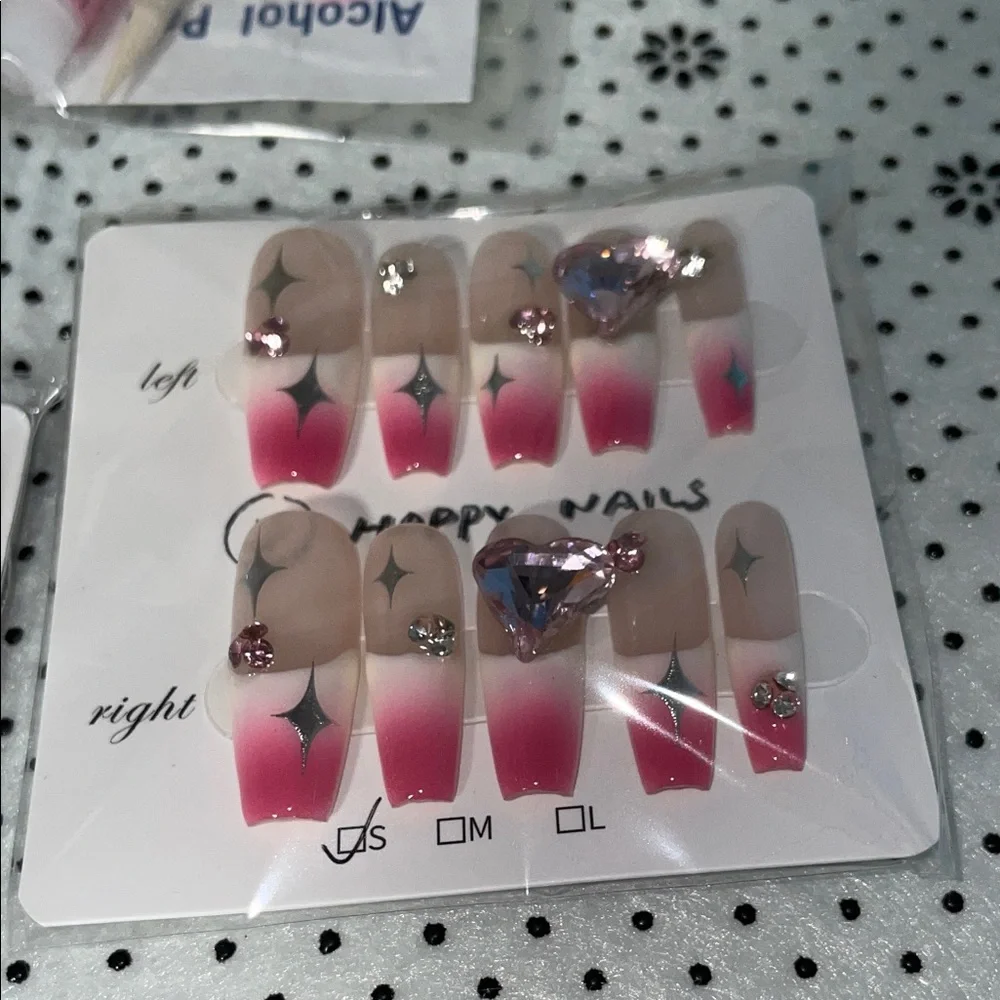 Assorted Press-On Nail Set - Picture 4 of 4